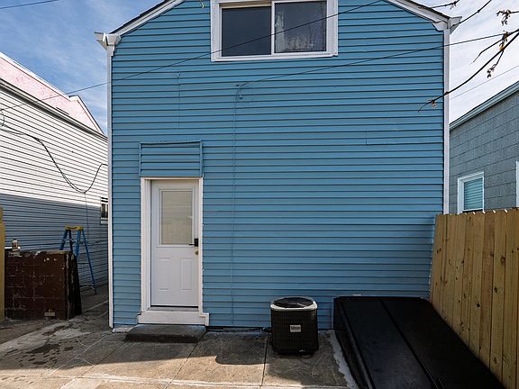 3rd image of 1034 Patterson St