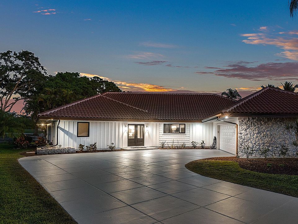 1st image of 3 Glencairn Court