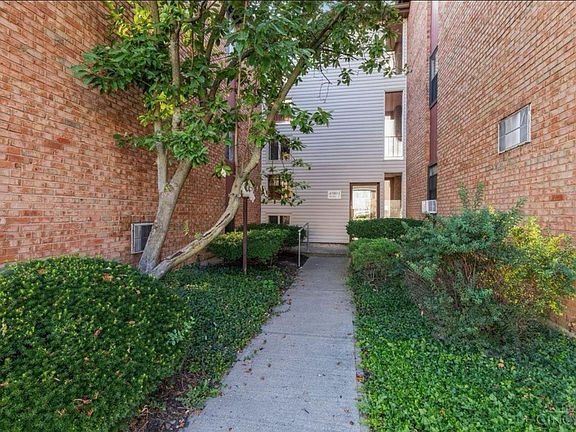 5th image of 4900 Chalet Dr #809