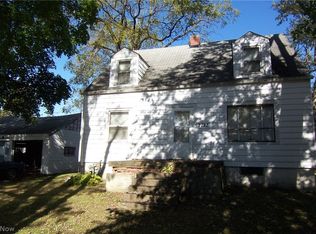 2723 Springfield Lake Dr, Akron, OH 44312