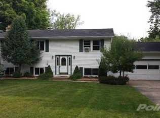 6645 Dunn Rd, Howell, MI 48855