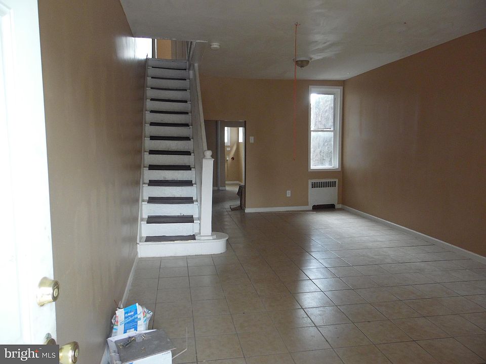 1st image of 419 E Somerset St