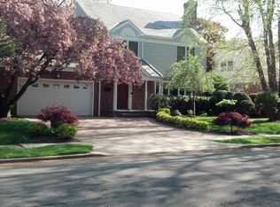 58 Reeve Rd, Rockville Centre, NY 11570