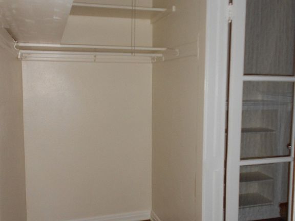 5th image of 529 S El Molino Ave APT 3