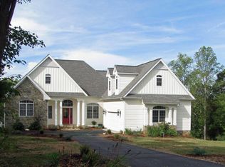 69 Farmers Cir, Moneta, VA