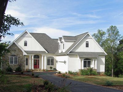 69 Farmers Cir, Moneta, VA, 24121