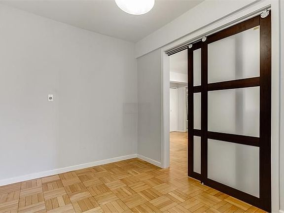 4th image of 1381 Avenue Of The Amer #6O