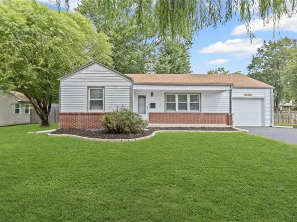 11112 W 54th St, Shawnee, KS 66203