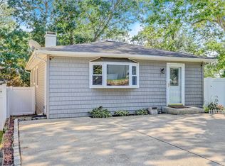 186 Victory Dr, Lake Ronkonkoma, NY 11779