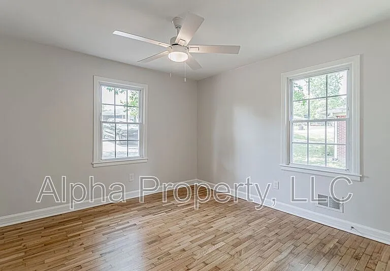 7 Pembroke Ln — Photo 11
