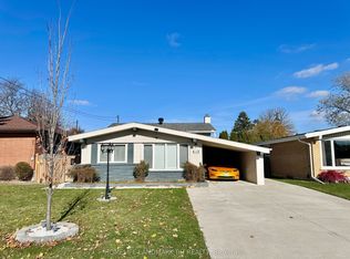 3 Lilacside Dr, Hamilton, ON L8V 2L5