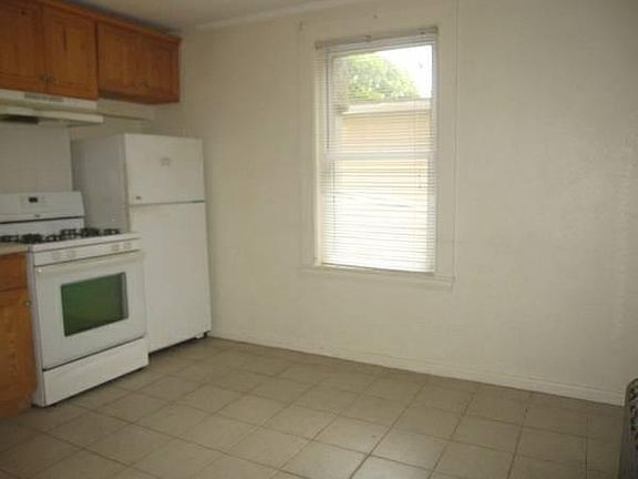 5th image of 291 Newport Ave APT 4