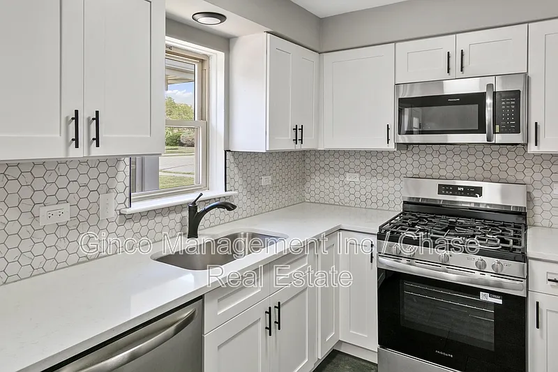 3 bed, 2.0 bath, 1364 sqft, $2,895 — Photo 4