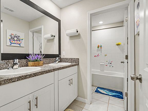 4th image of 7088 King Creek Dr