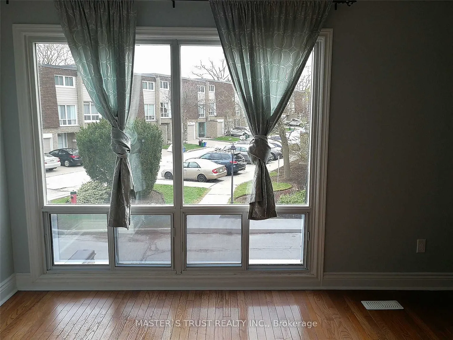 3 bed, $3,300 — Photo 2