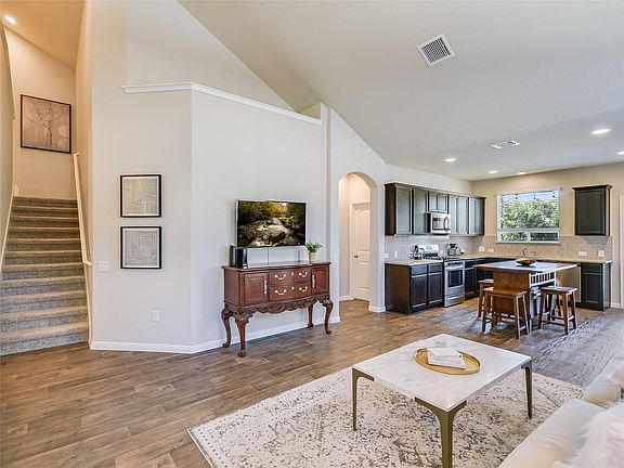 5th image of 1513 Gropius Ln #27A