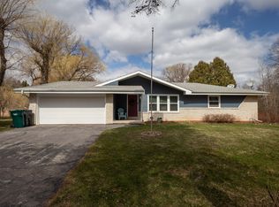 5810 S Timberlane Rd, New Berlin, WI 53146