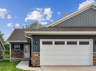 915 Prairie View Dr, West Branch, IA 52358