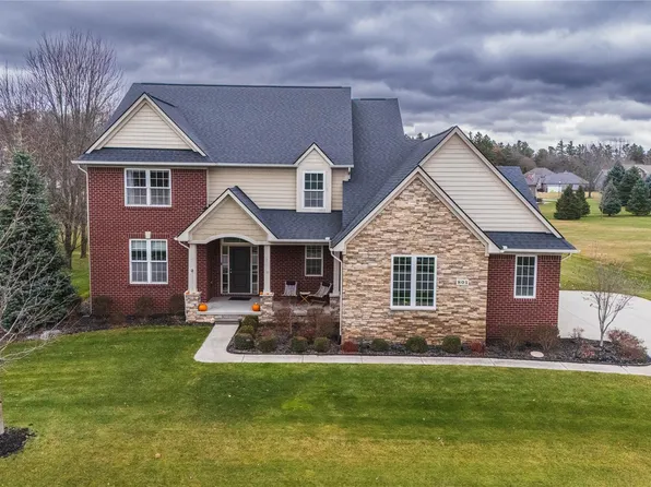 801 Watersmeet Dr, Oxford, MI 48371