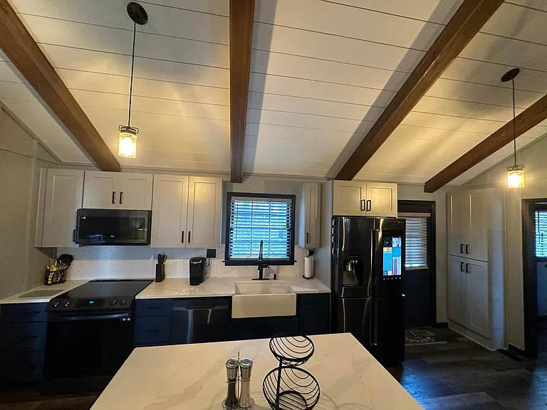1700 Shady Oaks Ln — Photo 3