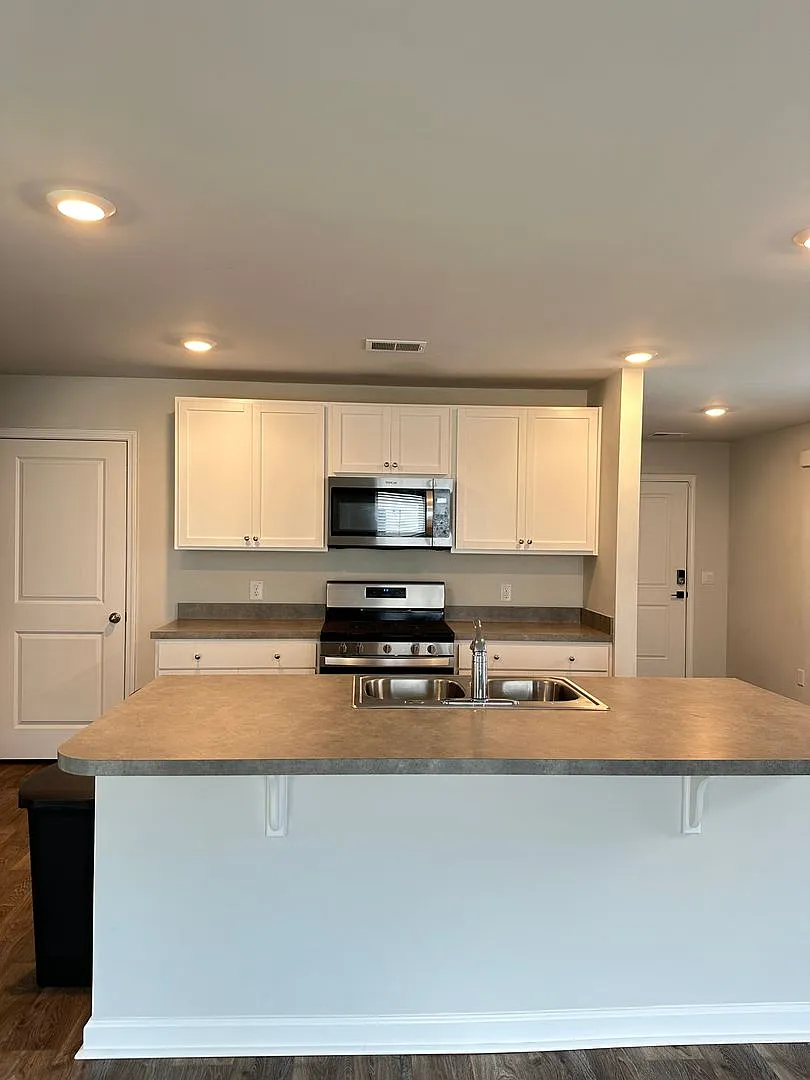 Gorgeous Ladson Home! — Photo 4