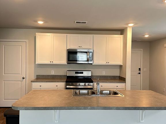 4th image of 319 Coral Sunset Way
