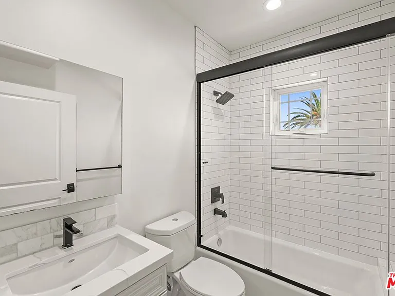 5019 Maplewood Ave #101 — Photo 13