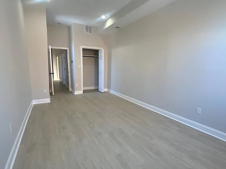 2141 Druid Hill Ave — Photo 20