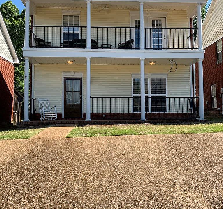 1st image of 143 Twin Gates Dr