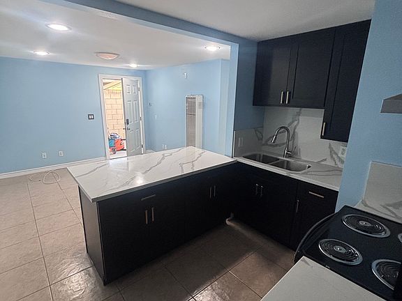 2nd image of 10916 Laurel Ave #1/2