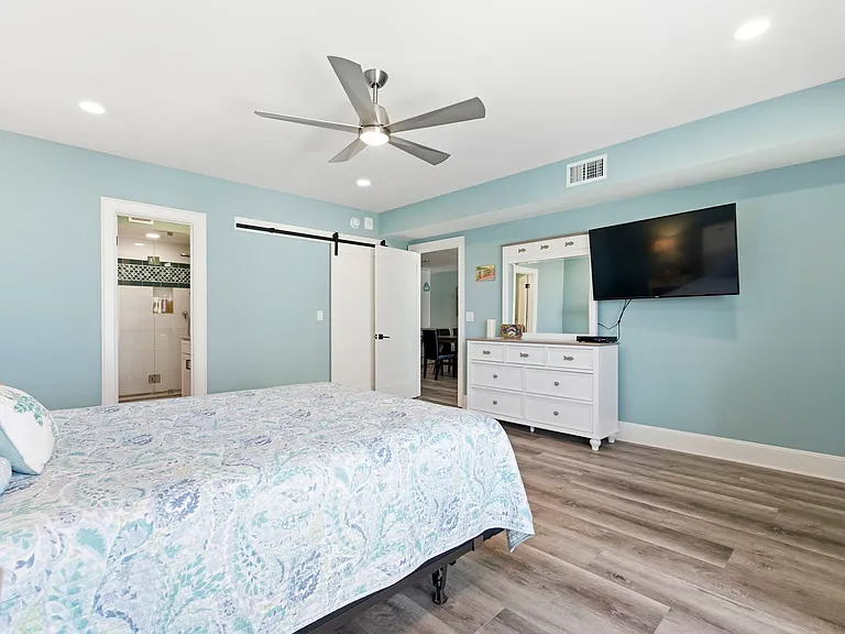 4950 Gulf Blvd #608 — Photo 24