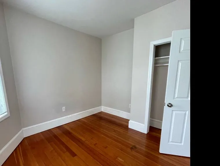 241 Maverick St #3 — Photo 7