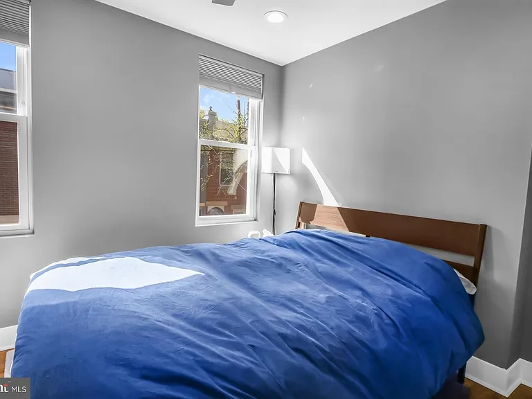 441 E Flora St — Photo 13