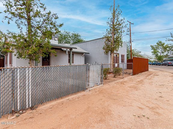 3rd image of 549 S Santa Rita Ave