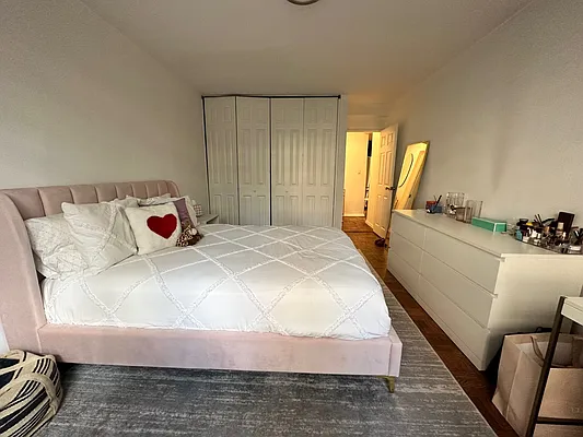 Rented by SERHANT. | media 5