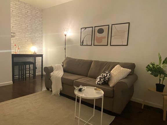4th image of 136 N 26th St #136