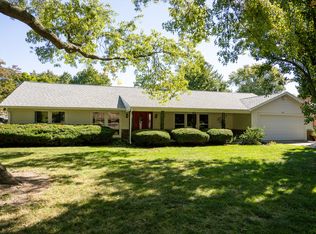 44 Maple Ct, Champaign, IL 61822