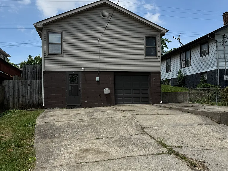 1102 S Miller St — Photo 13