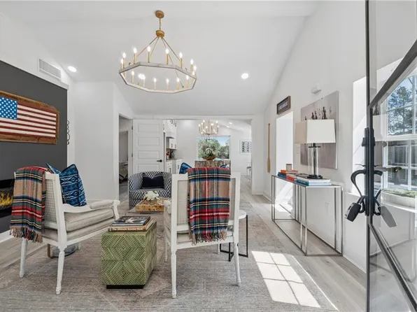 6337 Lakeview Dr, Buford, GA 30518