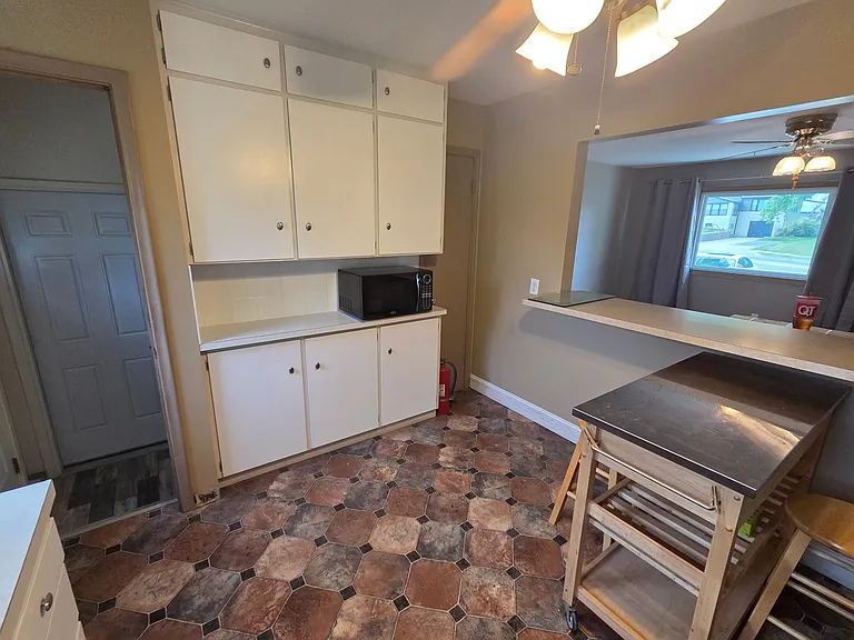 4207 Grover St — Photo 15