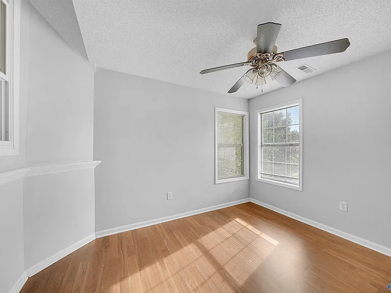 103 Sunset Blvd — Photo 11