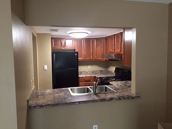 3rd image of 1485 Live Oak Dr