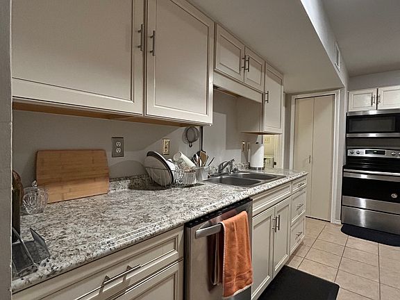 3rd image of 6750 Dandelion Dr