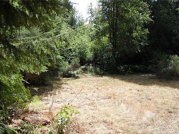 3rd image of 210 W Badger Ln