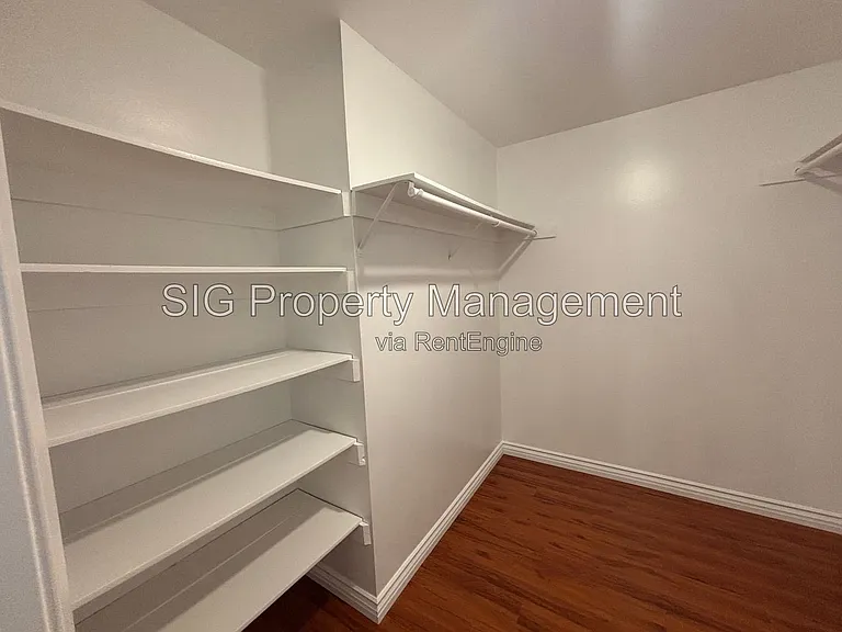 3200 Fairesta St #5 — Photo 18