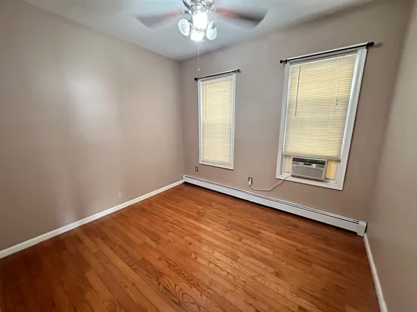 29 Romaine Avenue image 2 of 7