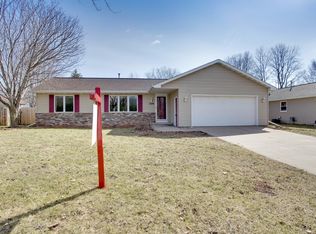 3316 S Blue Spruce Ln, Appleton, WI 54915