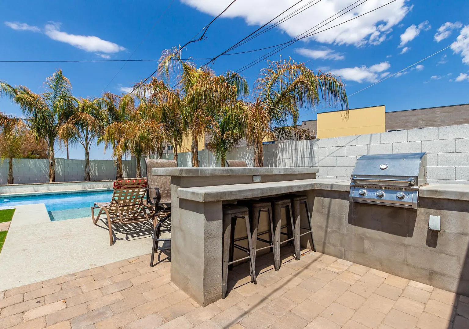 5 bed, 4.5 bath, 2100 sqft, $3,800 — Photo 3