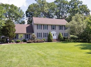 35 Mountain Lodge Rd, Washingtonville, NY 10992