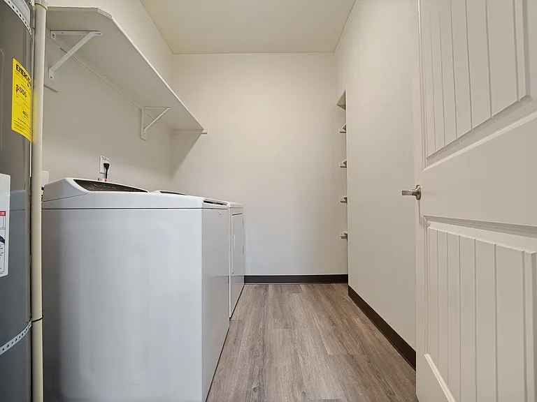 Webster Ridge Apartments — Photo 38